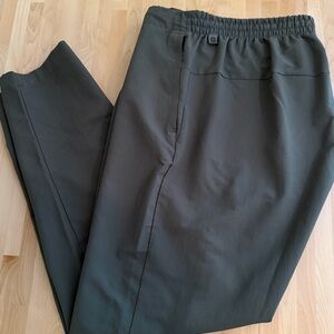 Men’s Lululemon New Venture Trouser Twill - Olive Green, Large.